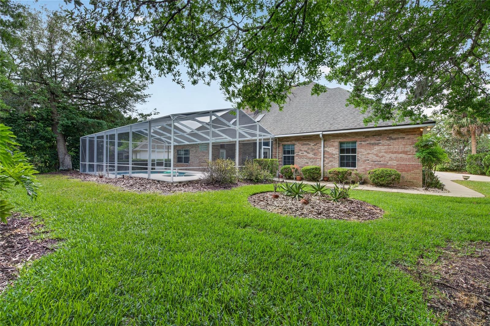 SHADOW CROSSINGS - Residential