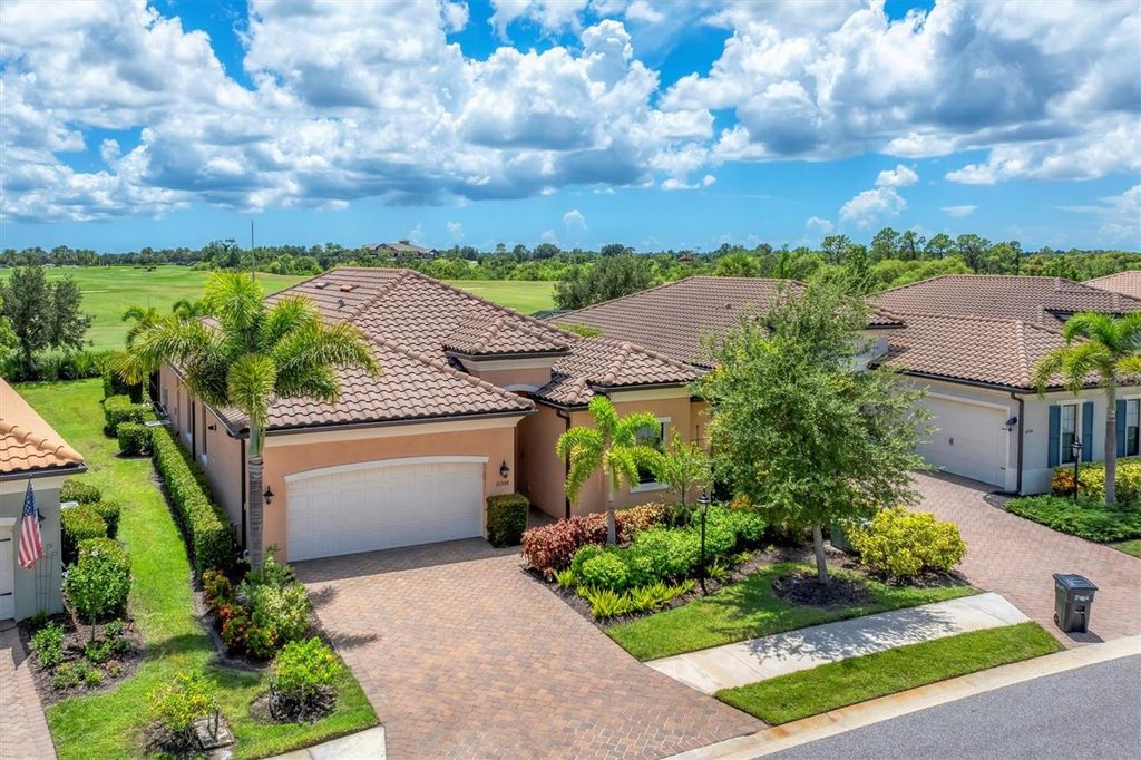 Photo of 16508 Hillside Circle, Bradenton, FL 34202 (MLS # A4661676)