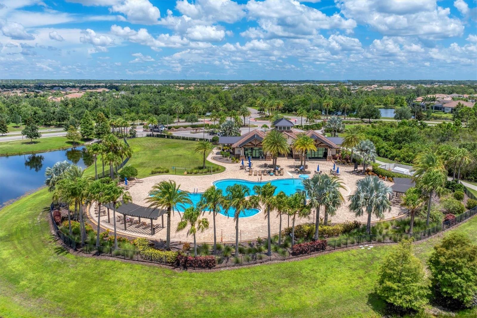 COUNTRY CLUB EAST AT LAKEWD RNCH XX - Residential