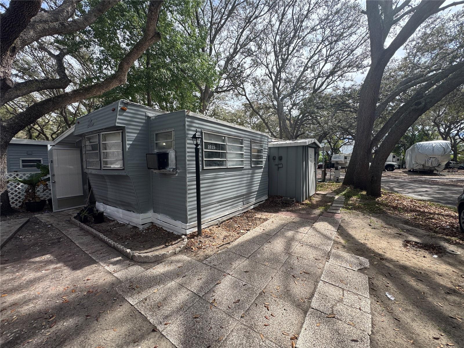 2 Beds, 1 Bath Condo in Apopka. AVAILABLE NOW! ***SEE TERMS, Priced Low, Call Now! 2 Car Garage, Trailer Park, Hardwood Flooring, COMMUNITY has a 24 HOUR Guard Gate, COMMUNITY is GATED, COMMUNITY Pool!! COMMUNITY Clubhouse, COMMUNITY Park, All Kitchen Appliances INCLUDED, Blinds Included. The deposit amount is based upon the application results. Pets: OK - 35 LBS and under(Dangerous Pets are not permitted, Pit Bulls, etc.) Priced $1,125.00 AVAILABLE: NOW