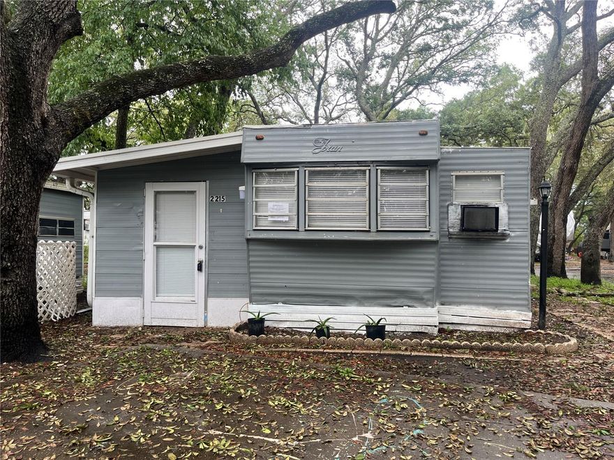 2 Beds, 1 Bath Condo in Apopka. AVAILABLE NOW! ***SEE TERMS, Priced Low, Call Now! 2 Car Garage, Trailer Park, Hardwood Flooring, COMMUNITY has a 24 HOUR Guard Gate, COMMUNITY is GATED, COMMUNITY Pool!! COMMUNITY Clubhouse, COMMUNITY Park, All Kitchen Appliances INCLUDED, Blinds Included. The deposit amount is based upon the application results. Pets: OK - 35 LBS and under(Dangerous Pets are not permitted, Pit Bulls, etc.) Priced $1,075.00 AVAILABLE: NOW