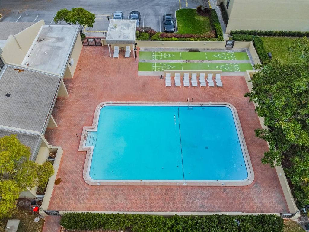 Photo of 13618 Greenfield Dr #305, Tampa, FL 33618 (MLS # TB8490614)