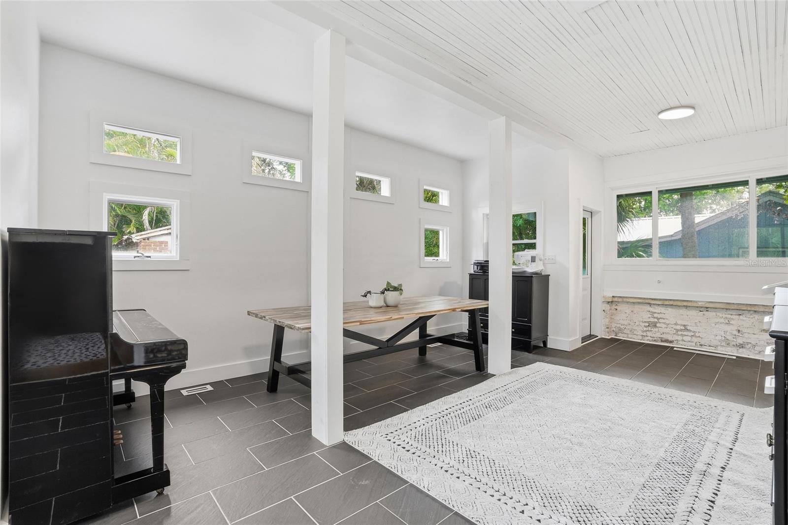 VALENCIA TERRACE - Residential