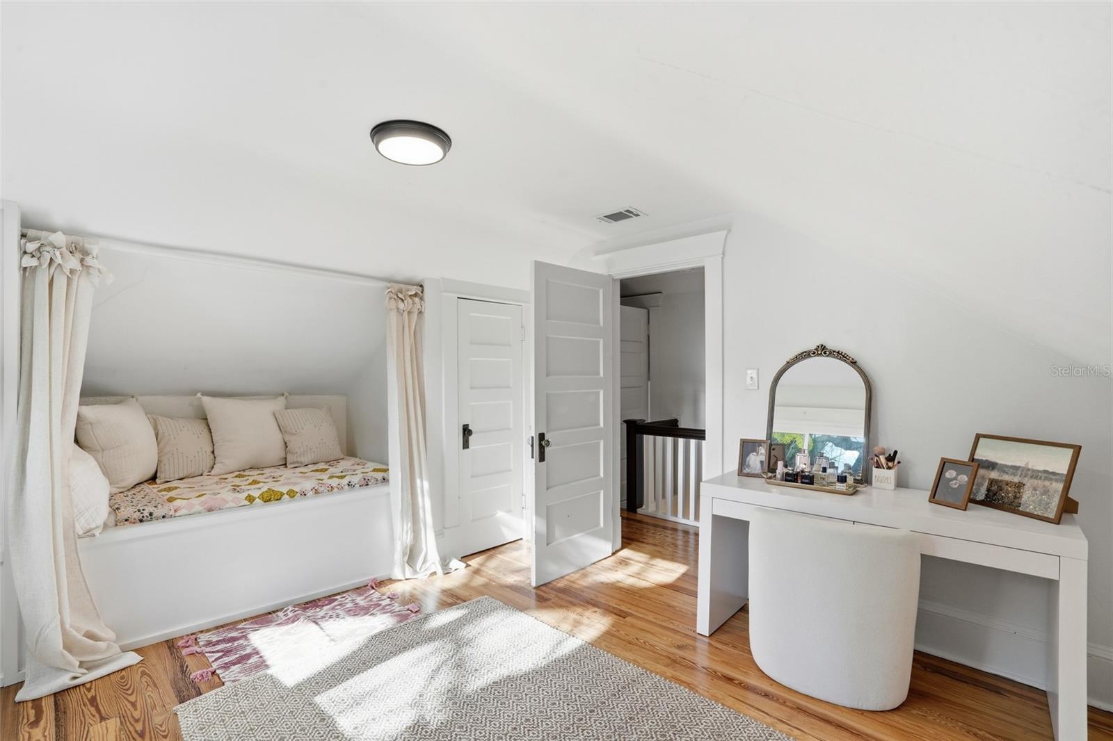 VALENCIA TERRACE - Residential