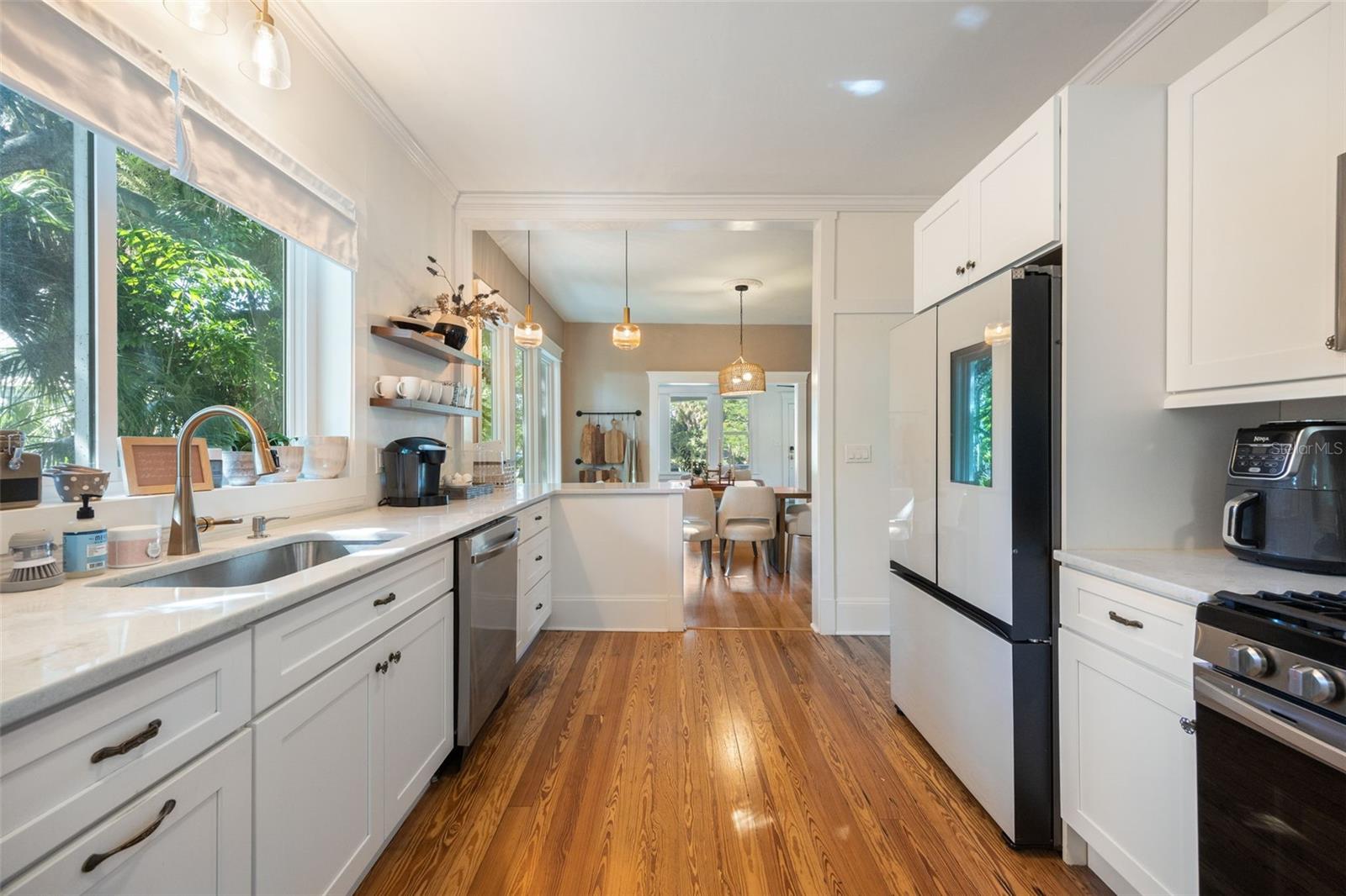 Search Properties for Sale 4 1473 BARCELONA AVENUE