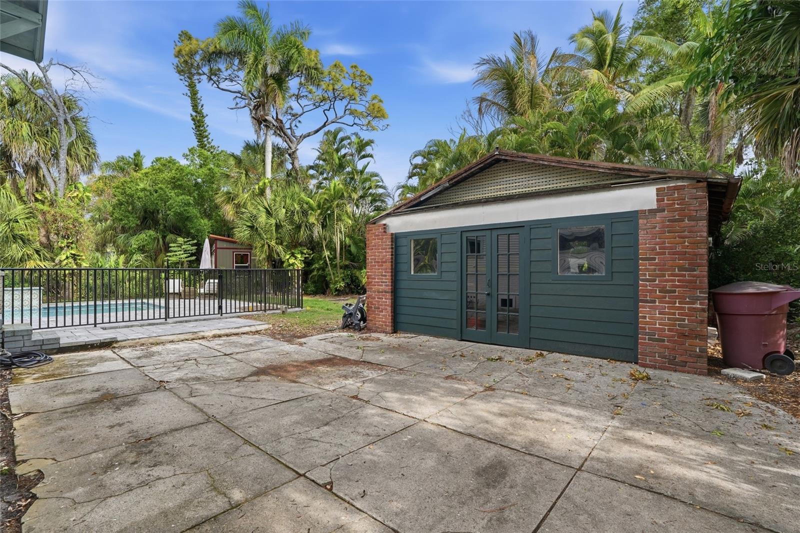 VALENCIA TERRACE - Residential