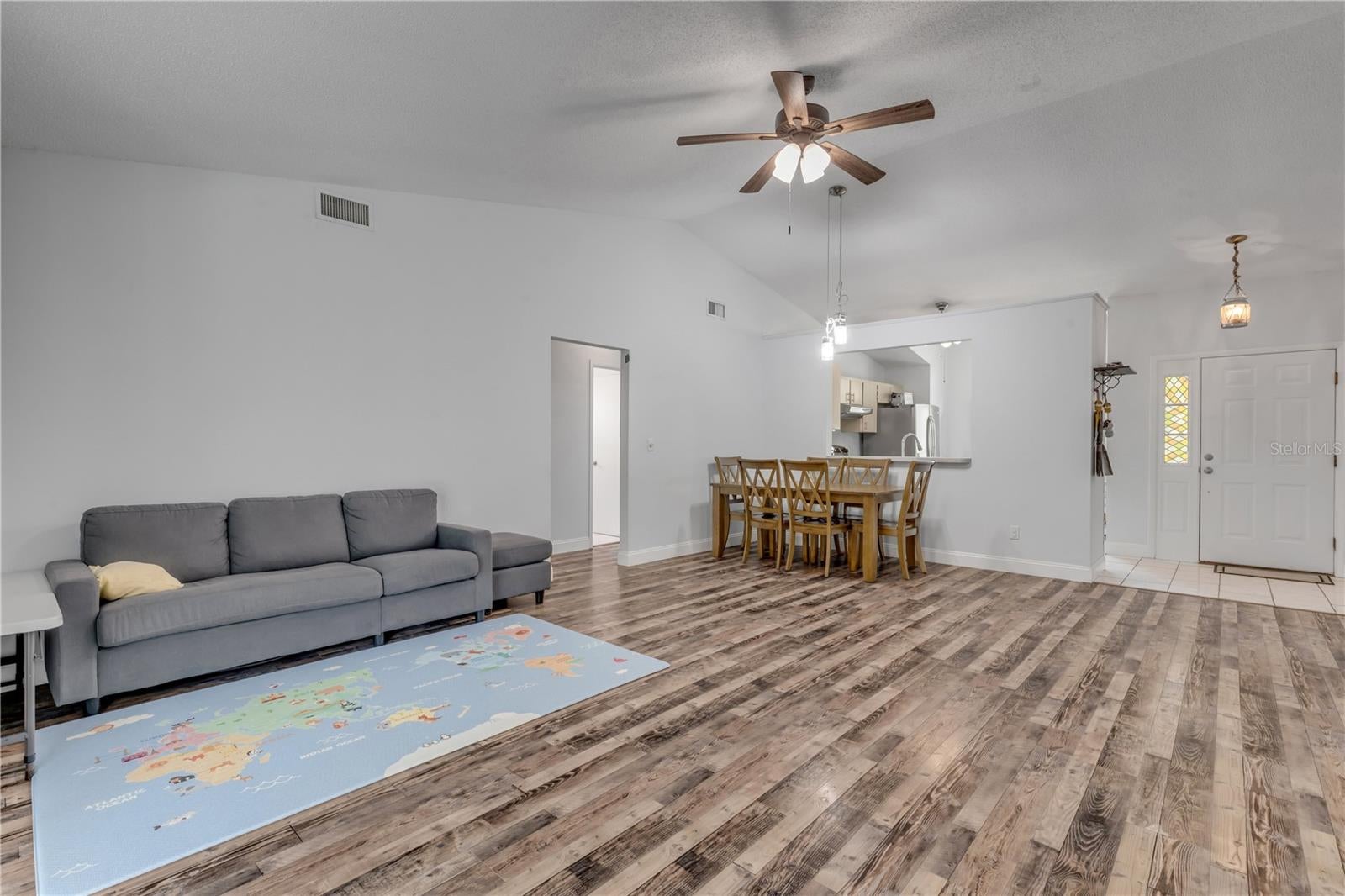 886 ANDKEN LANE