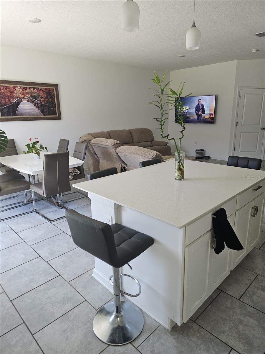 CHATEAU/ASTONIA - Residential