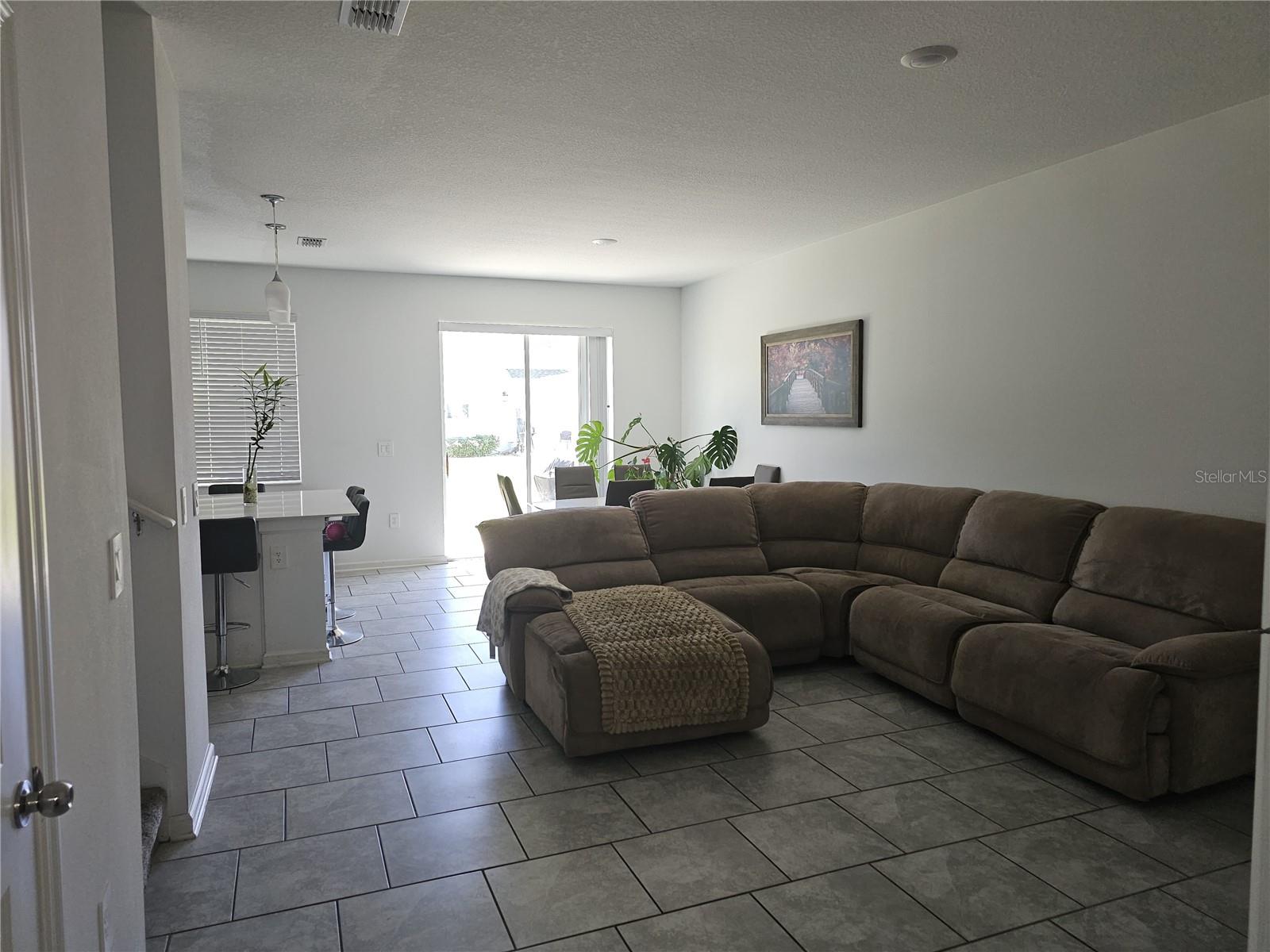 CHATEAU/ASTONIA - Residential