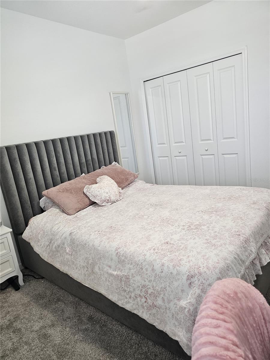 CHATEAU/ASTONIA - Residential