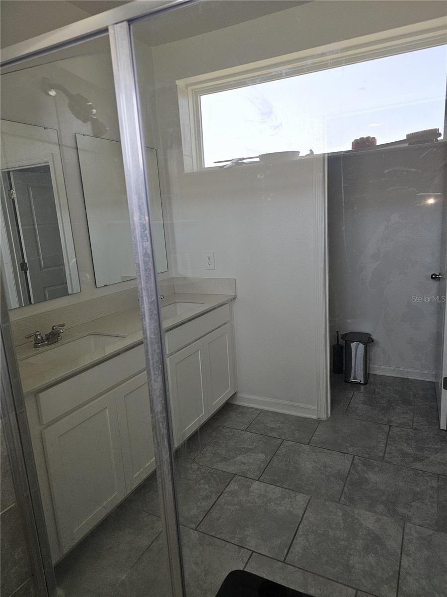 CHATEAU/ASTONIA - Residential