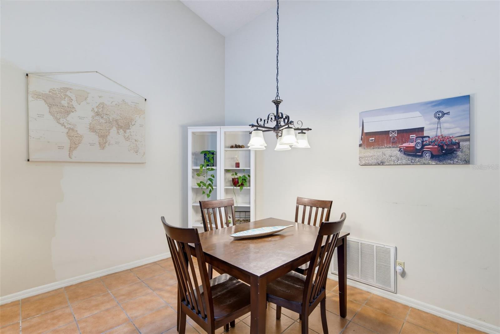 285 SHRIKE COURT