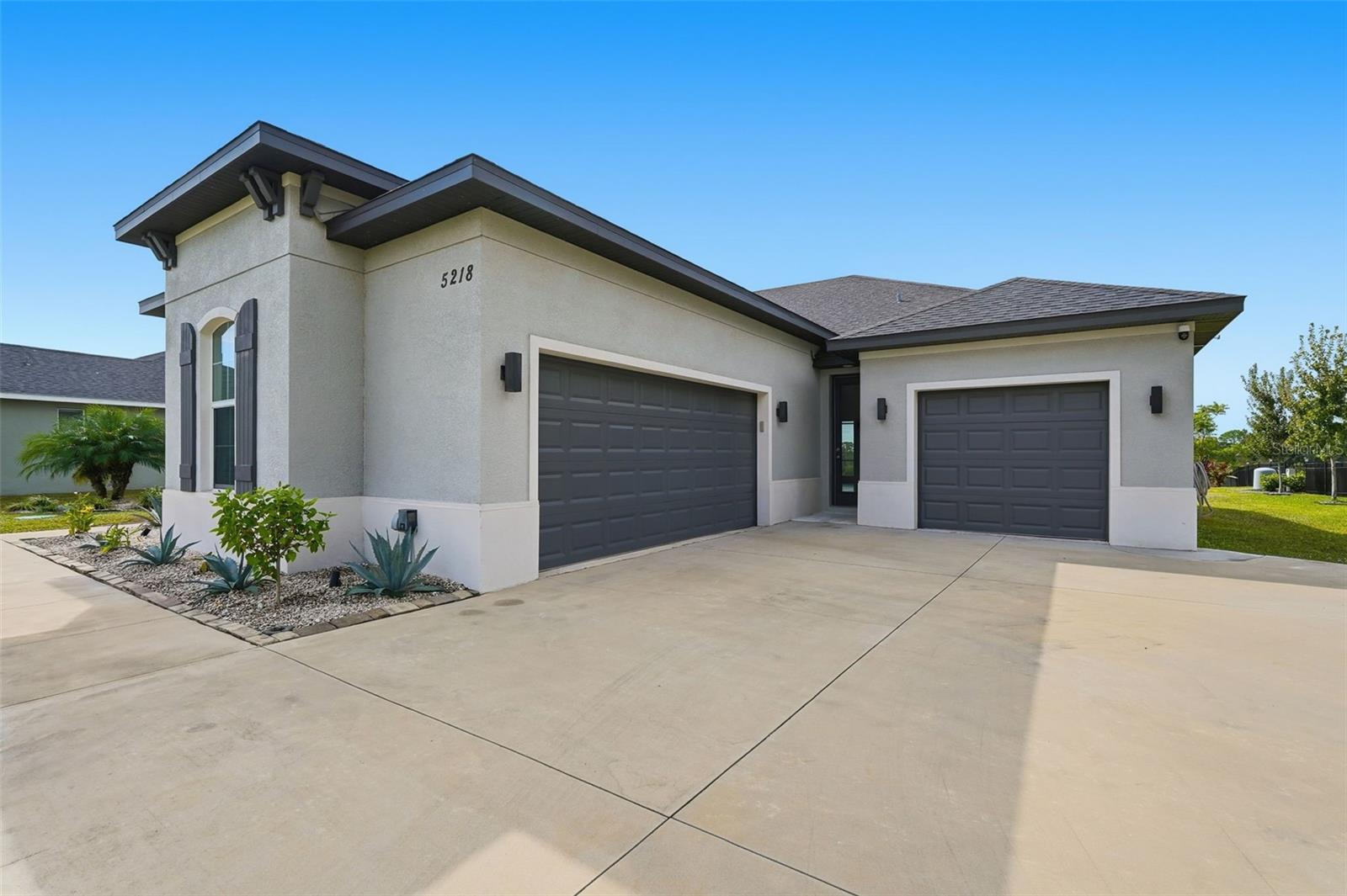 5218 LAKE VENICE DRIVE