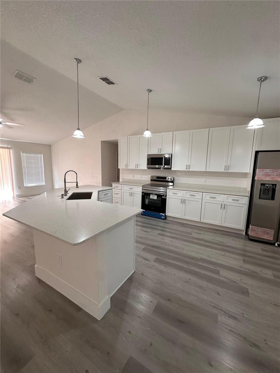 SILVER SPGS SHORES UN 17 - Residential