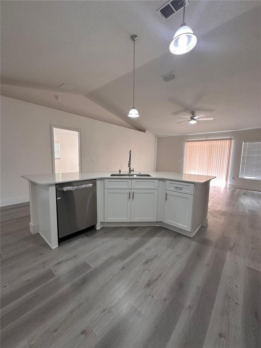 SILVER SPGS SHORES UN 17 - Residential