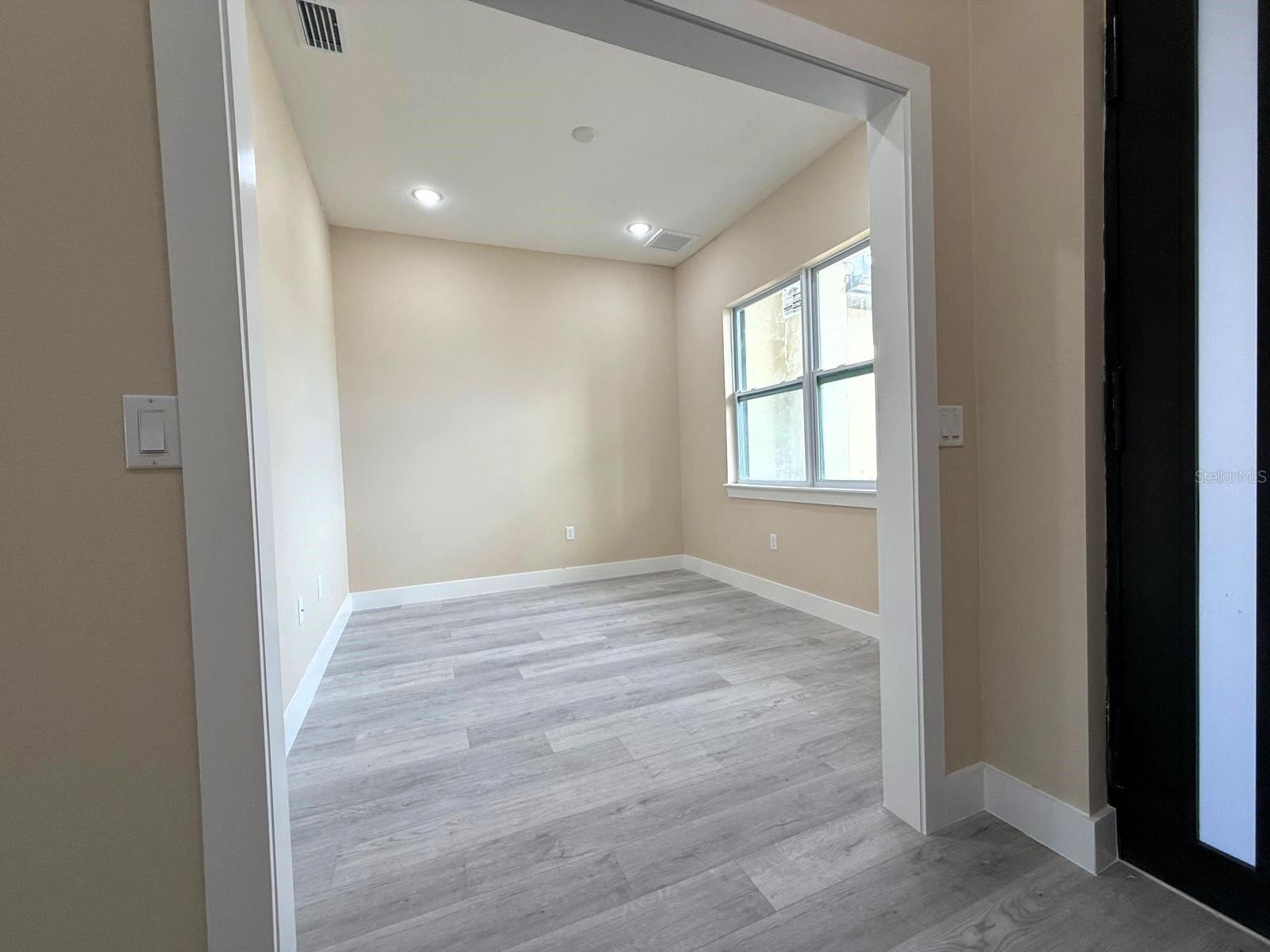 1504 KOHLENBERG AVENUE