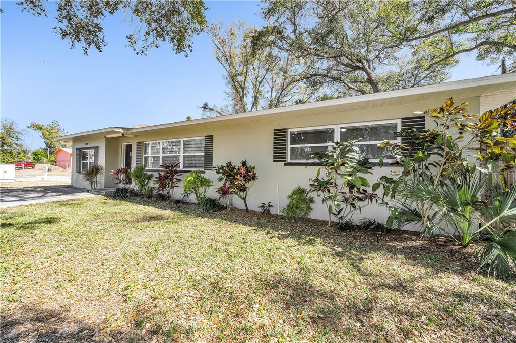 Photo of 1005 N Highland Avenue, Clearwater, FL 33755 (MLS # TB8475620)