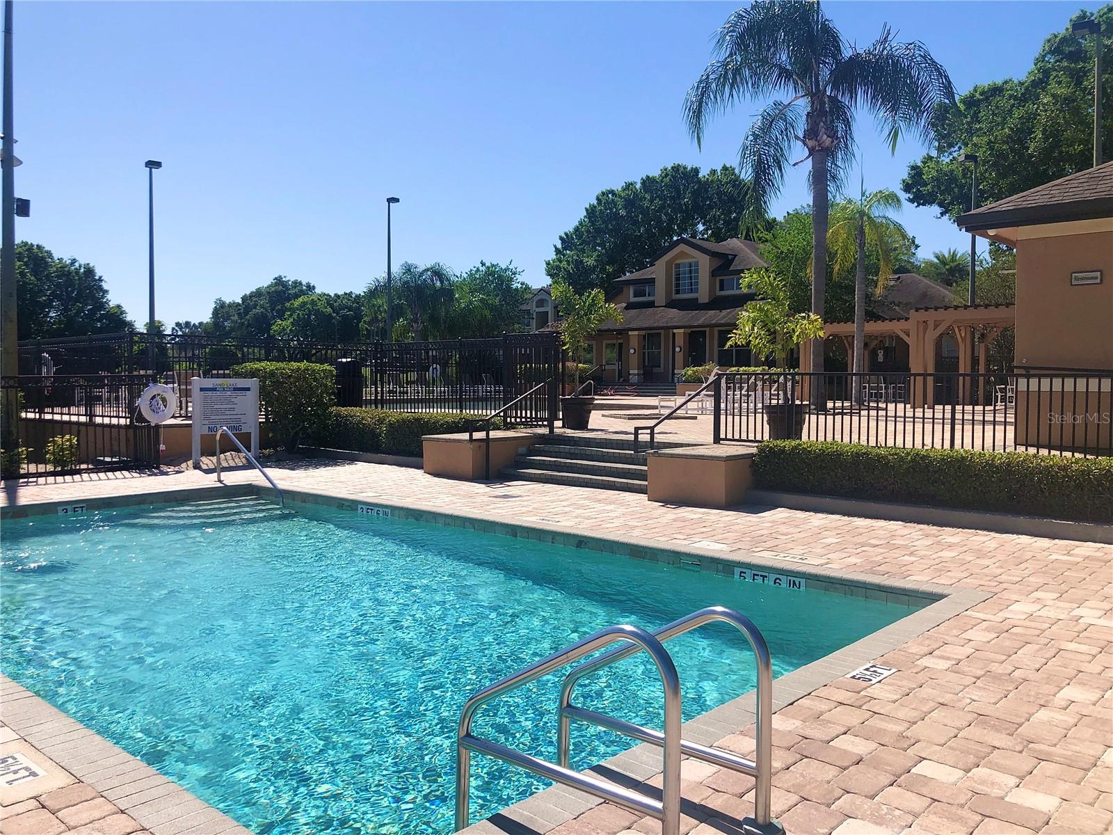 SANDLAKE PRIVATE RESIDENCES - Residential Lease