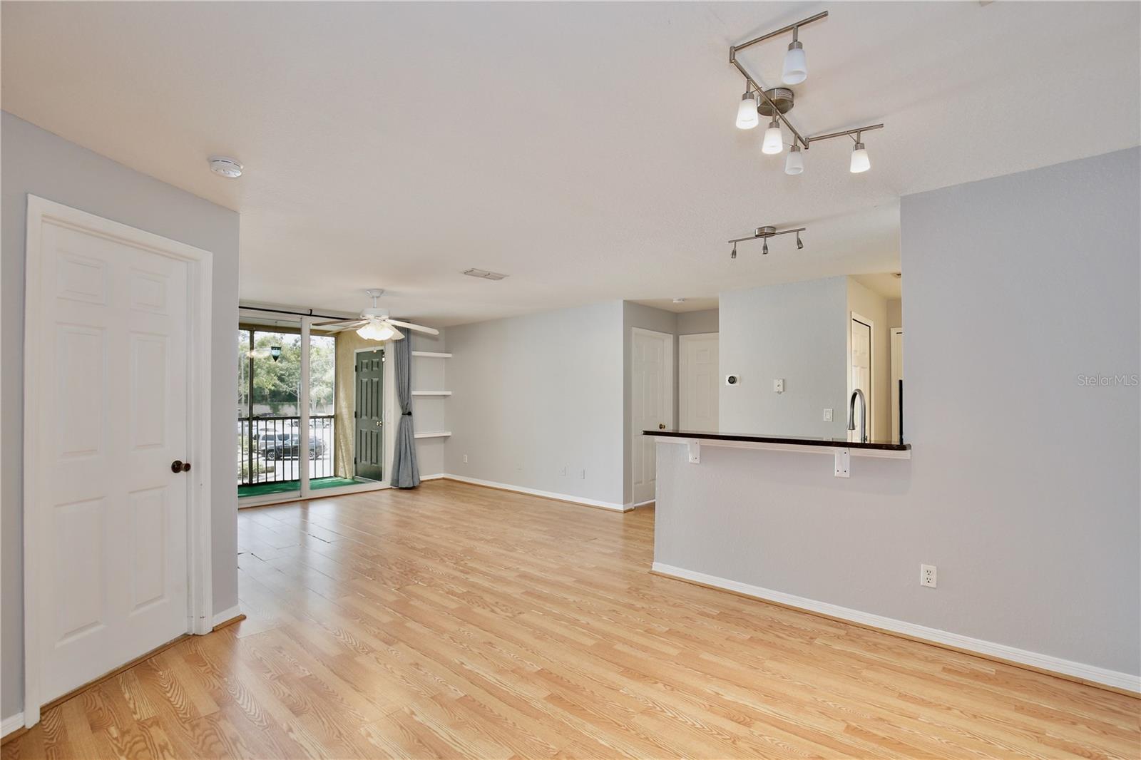 SANDLAKE PRIVATE RESIDENCES - Residential Lease