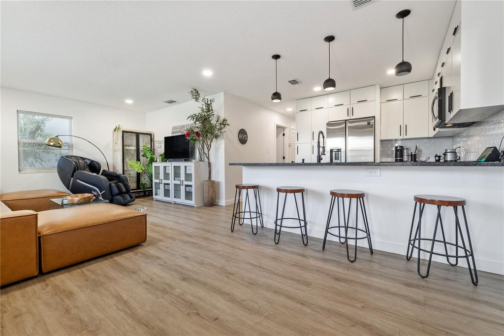 Photo of 4006 W State Street, Tampa, FL 33609 (MLS # TB8553207)