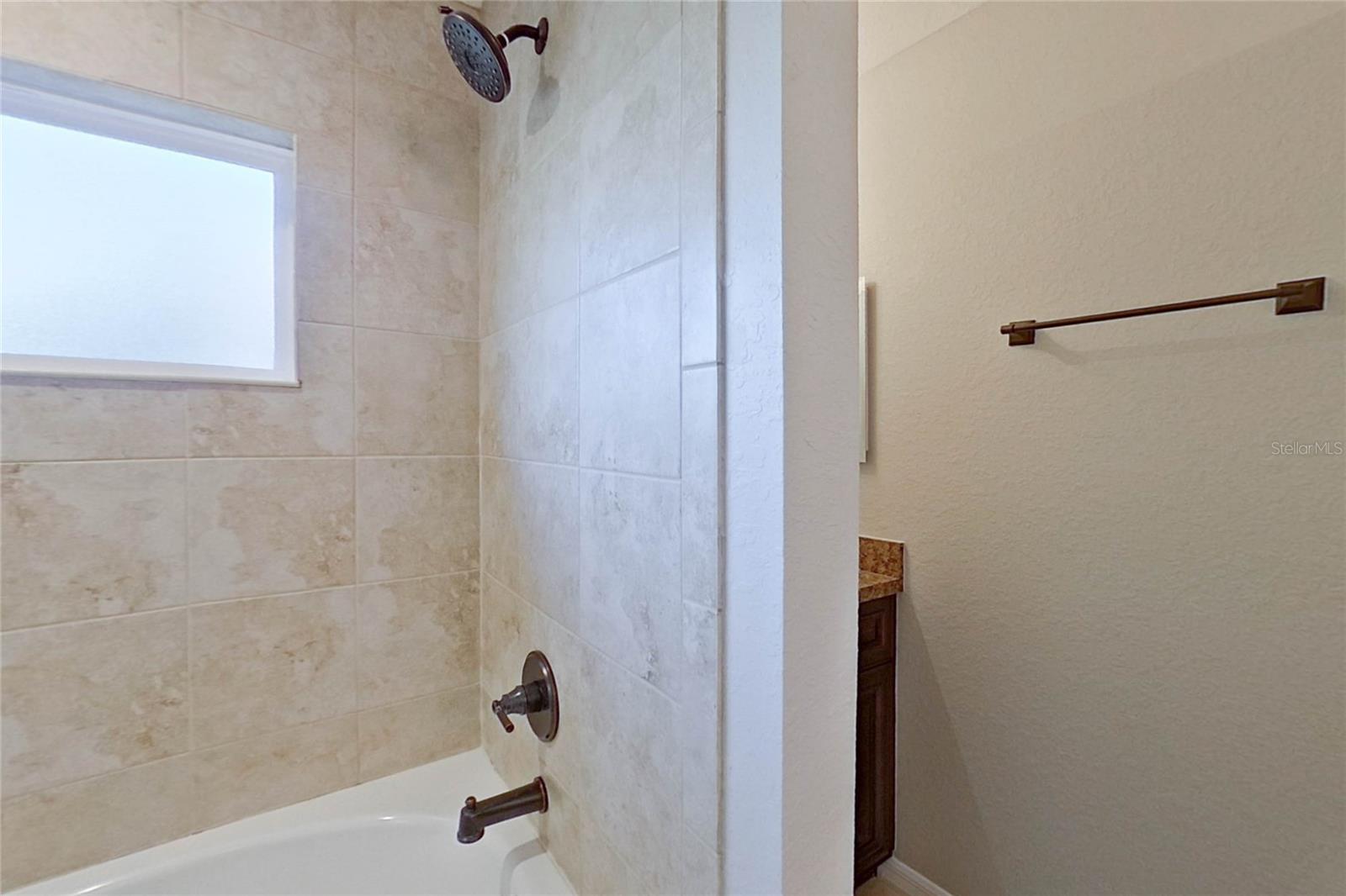 OF BL 1483/MARION OAKS UN TWE - Residential Lease