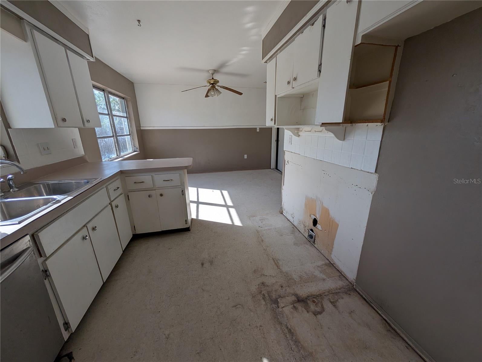 3646 LAKEWOOD DRIVE