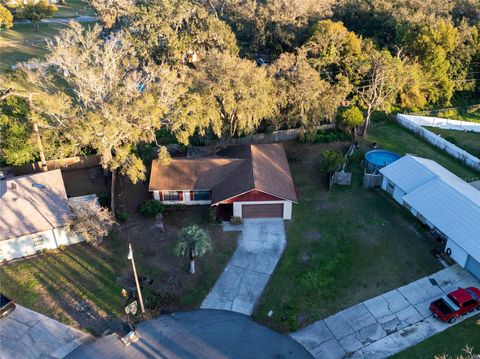 A home in LAKELAND