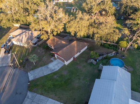 A home in LAKELAND