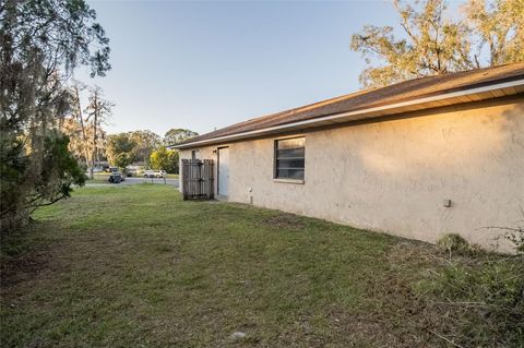 A home in LAKELAND