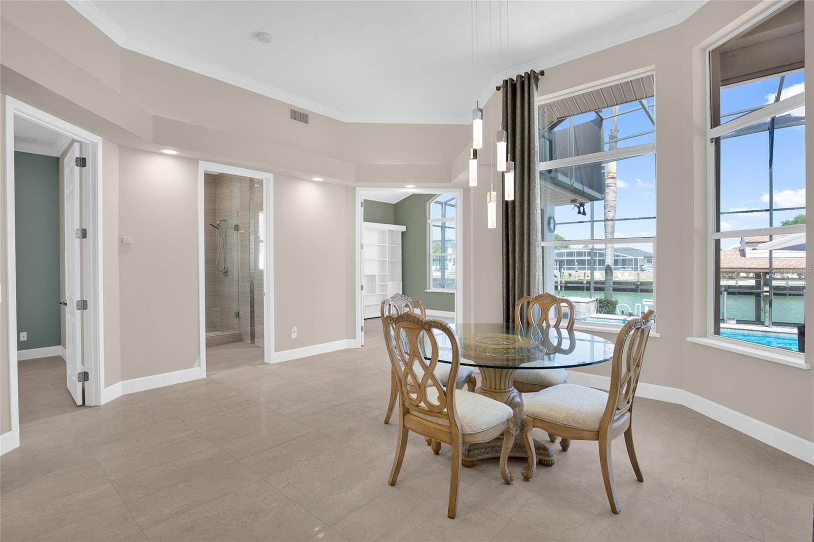 VENEZIA UNIT 04 - Residential