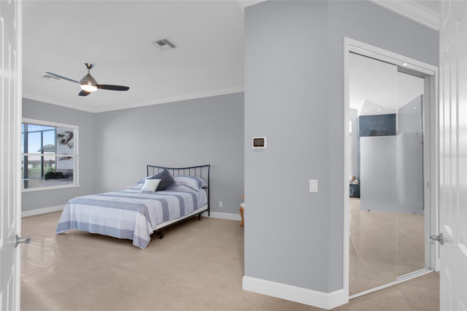 VENEZIA UNIT 04 - Residential