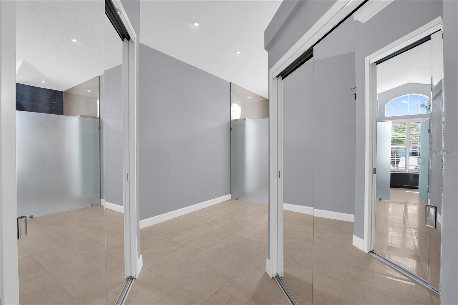 VENEZIA UNIT 04 - Residential