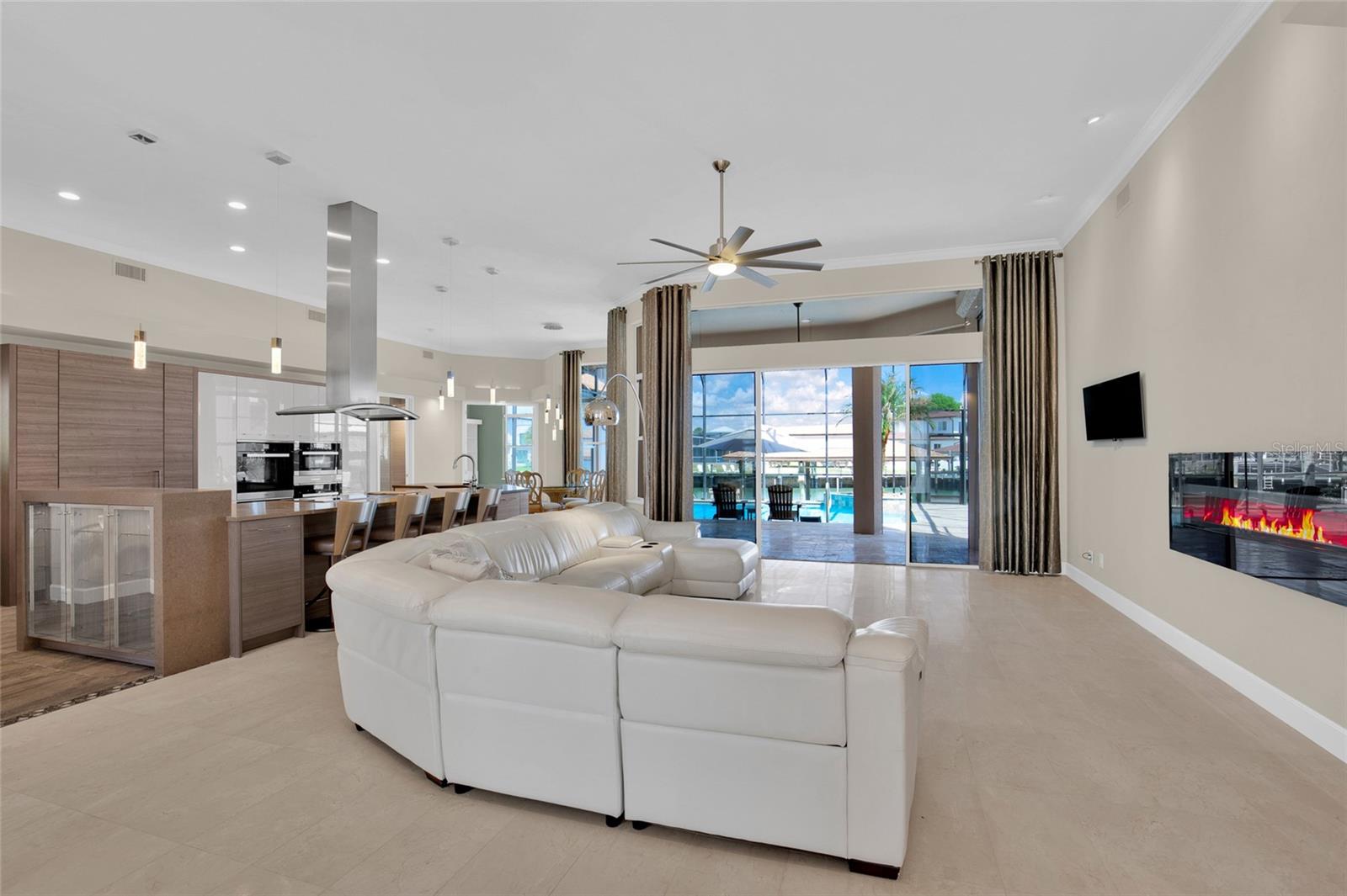 VENEZIA UNIT 04 - Residential