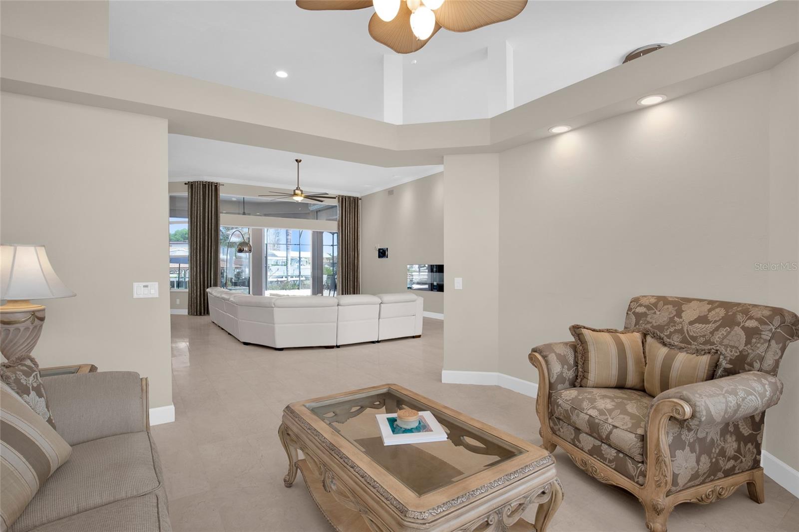 VENEZIA UNIT 04 - Residential