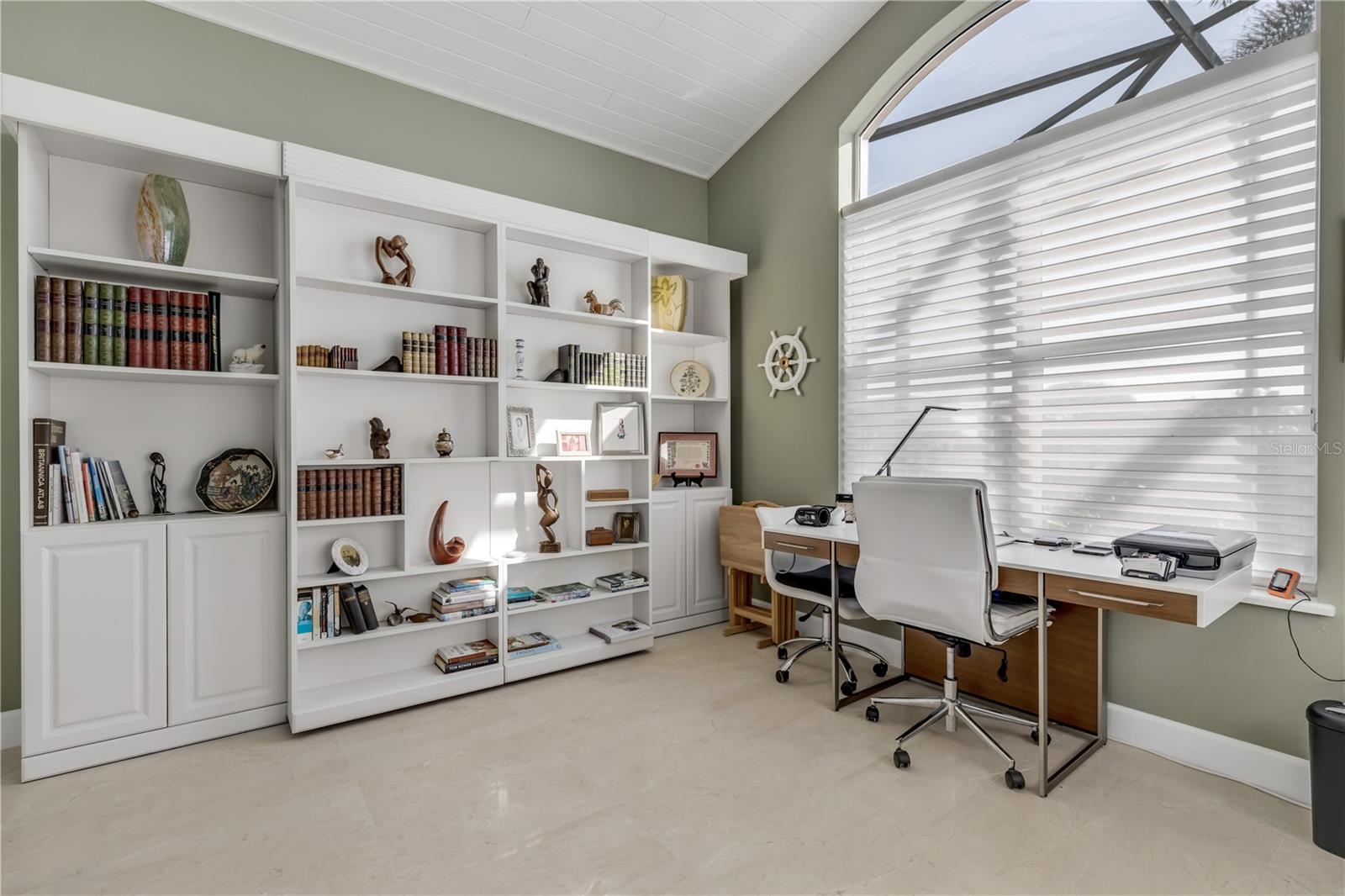 VENEZIA UNIT 04 - Residential