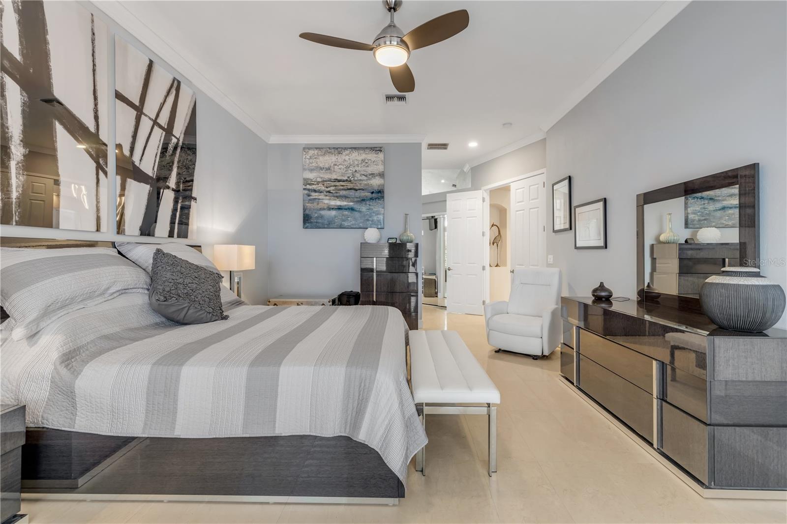 VENEZIA UNIT 04 - Residential