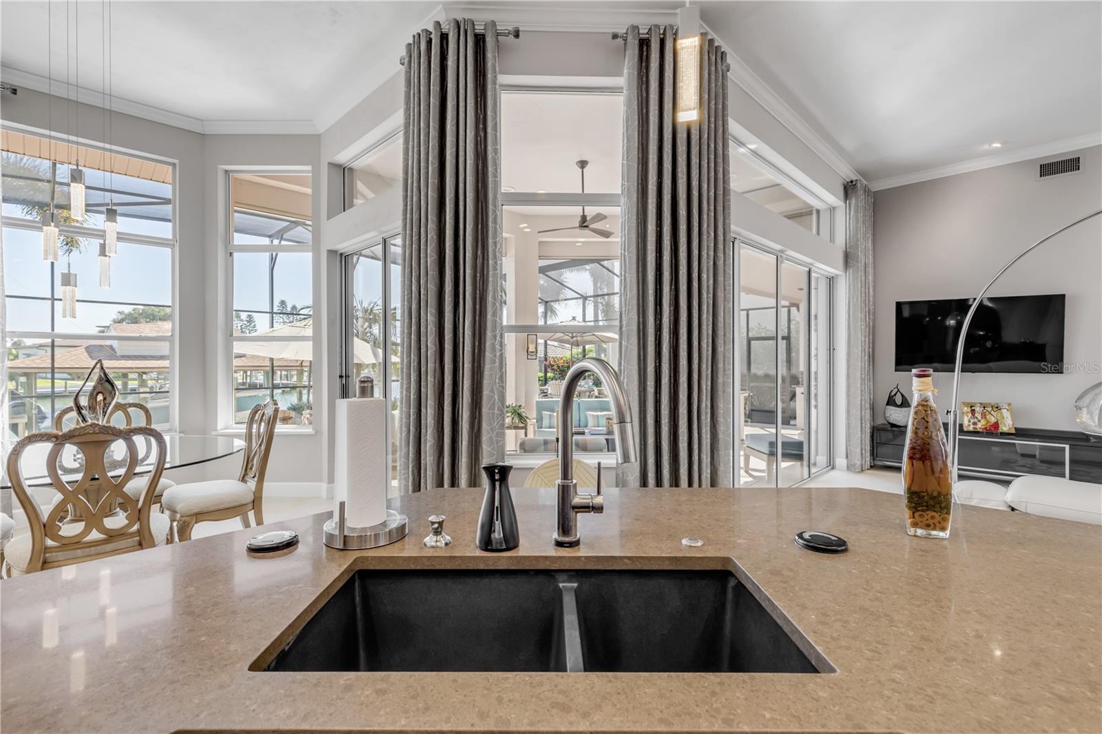 VENEZIA UNIT 04 - Residential