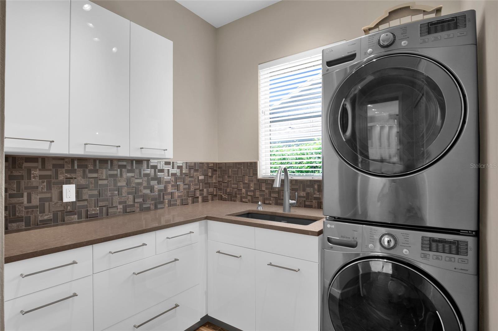 VENEZIA UNIT 04 - Residential