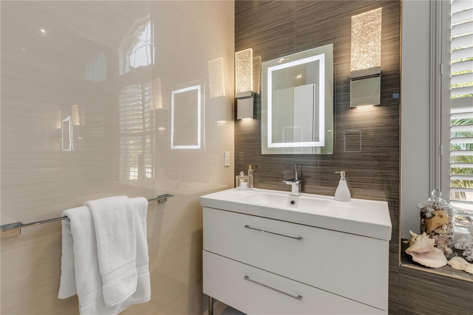 VENEZIA UNIT 04 - Residential