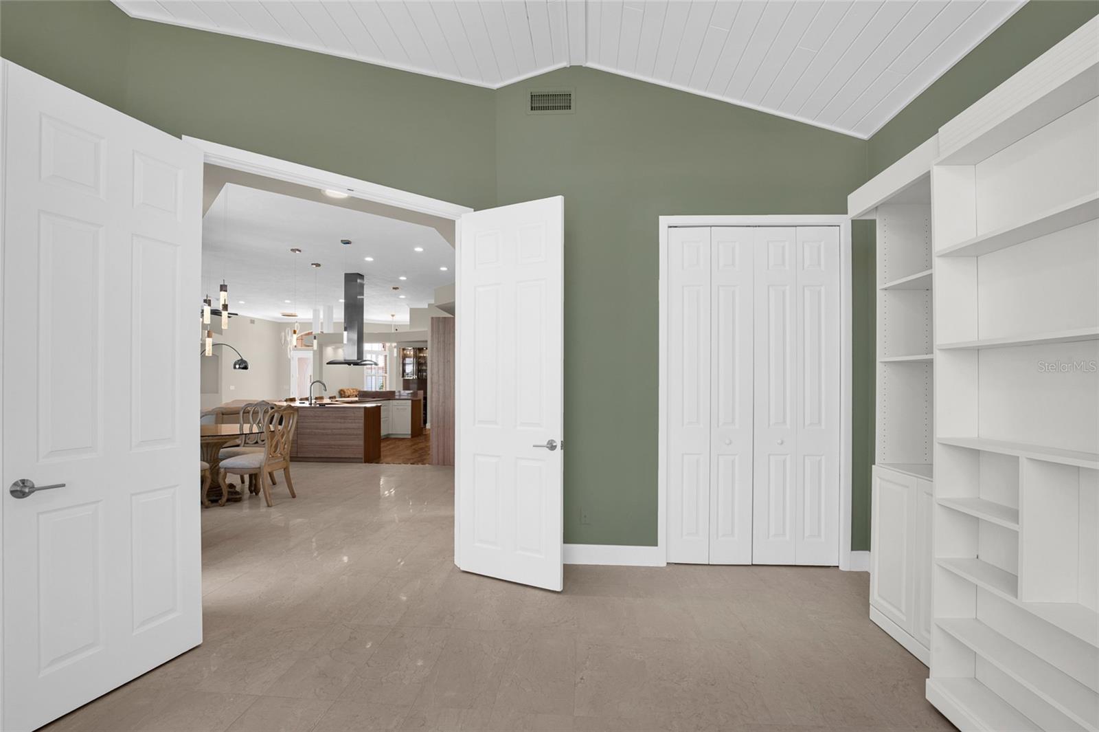 VENEZIA UNIT 04 - Residential