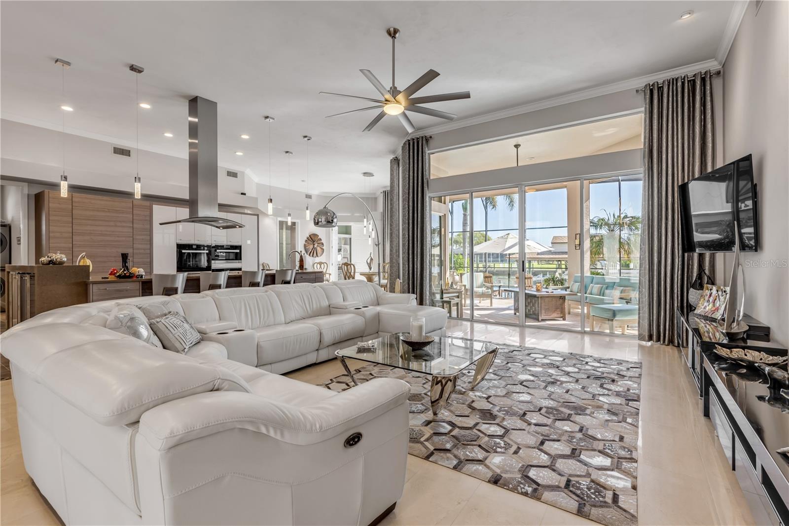 VENEZIA UNIT 04 - Residential