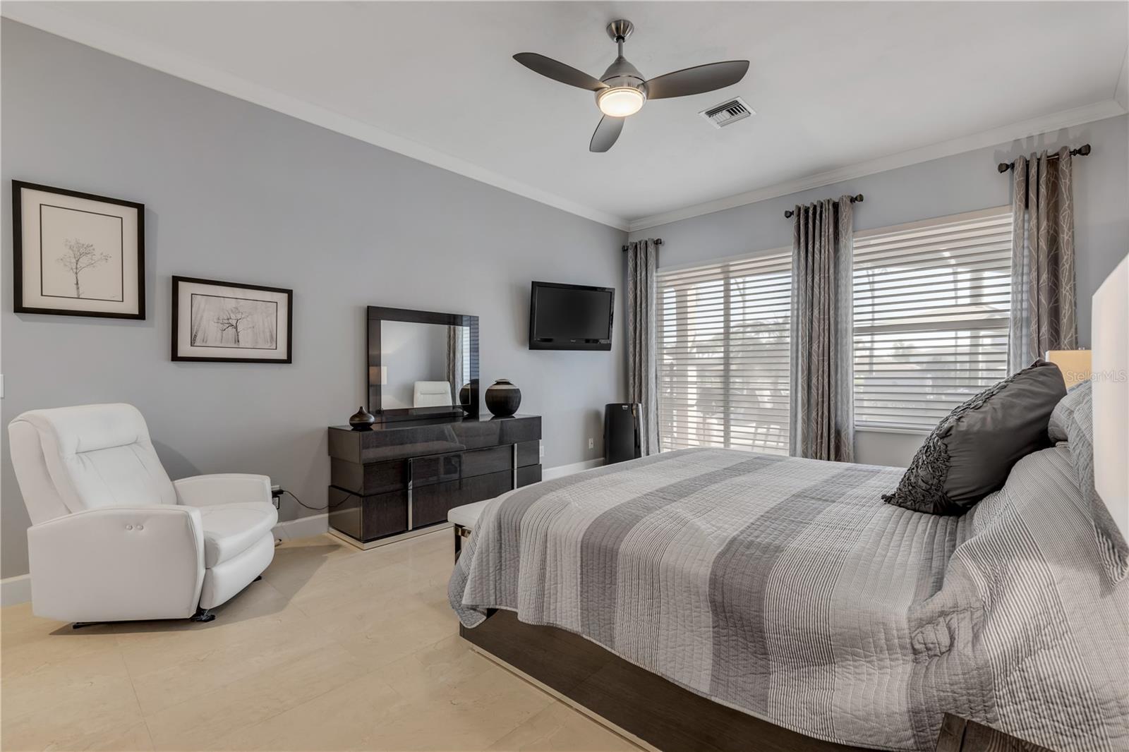 VENEZIA UNIT 04 - Residential