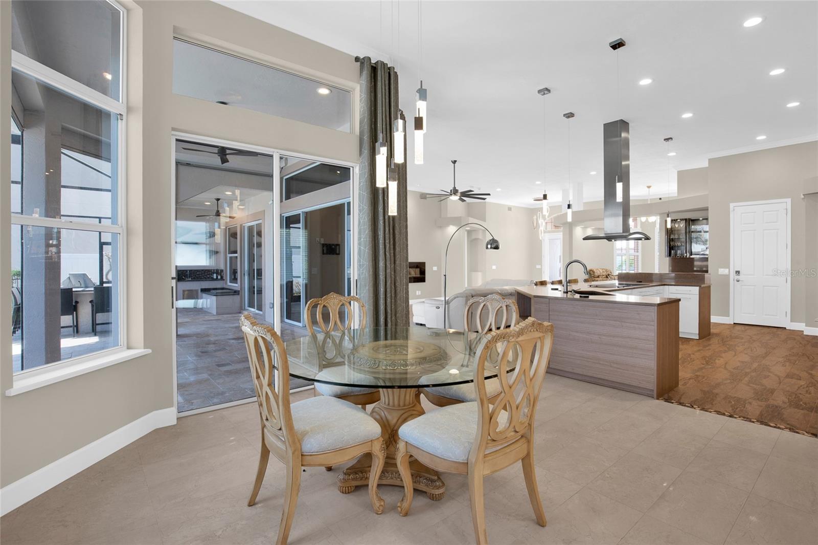 VENEZIA UNIT 04 - Residential