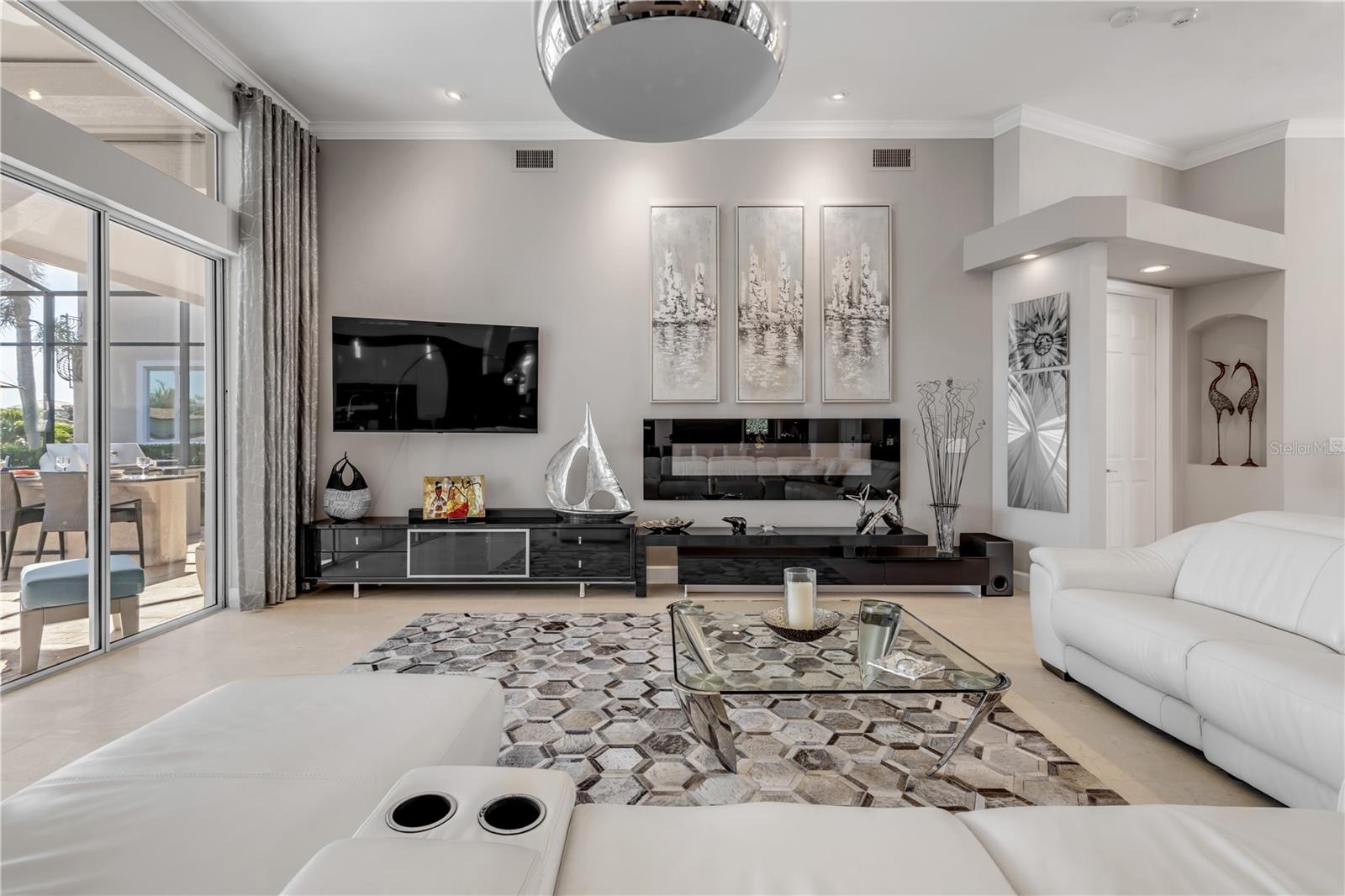 VENEZIA UNIT 04 - Residential