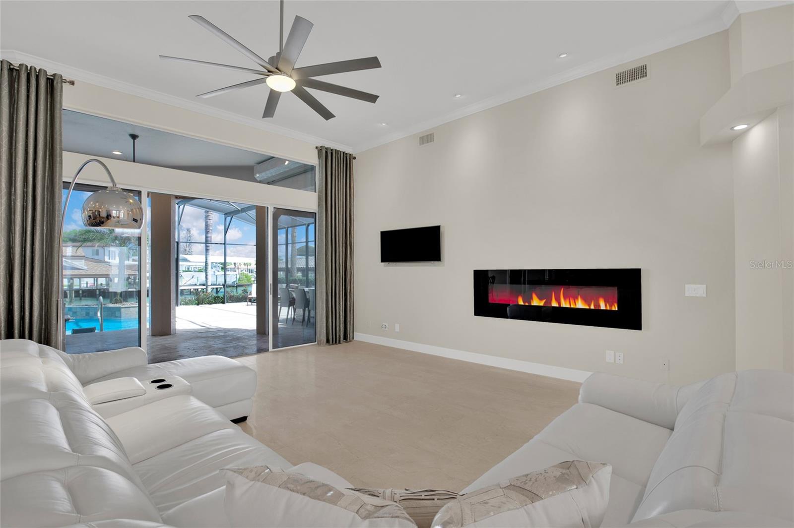 VENEZIA UNIT 04 - Residential