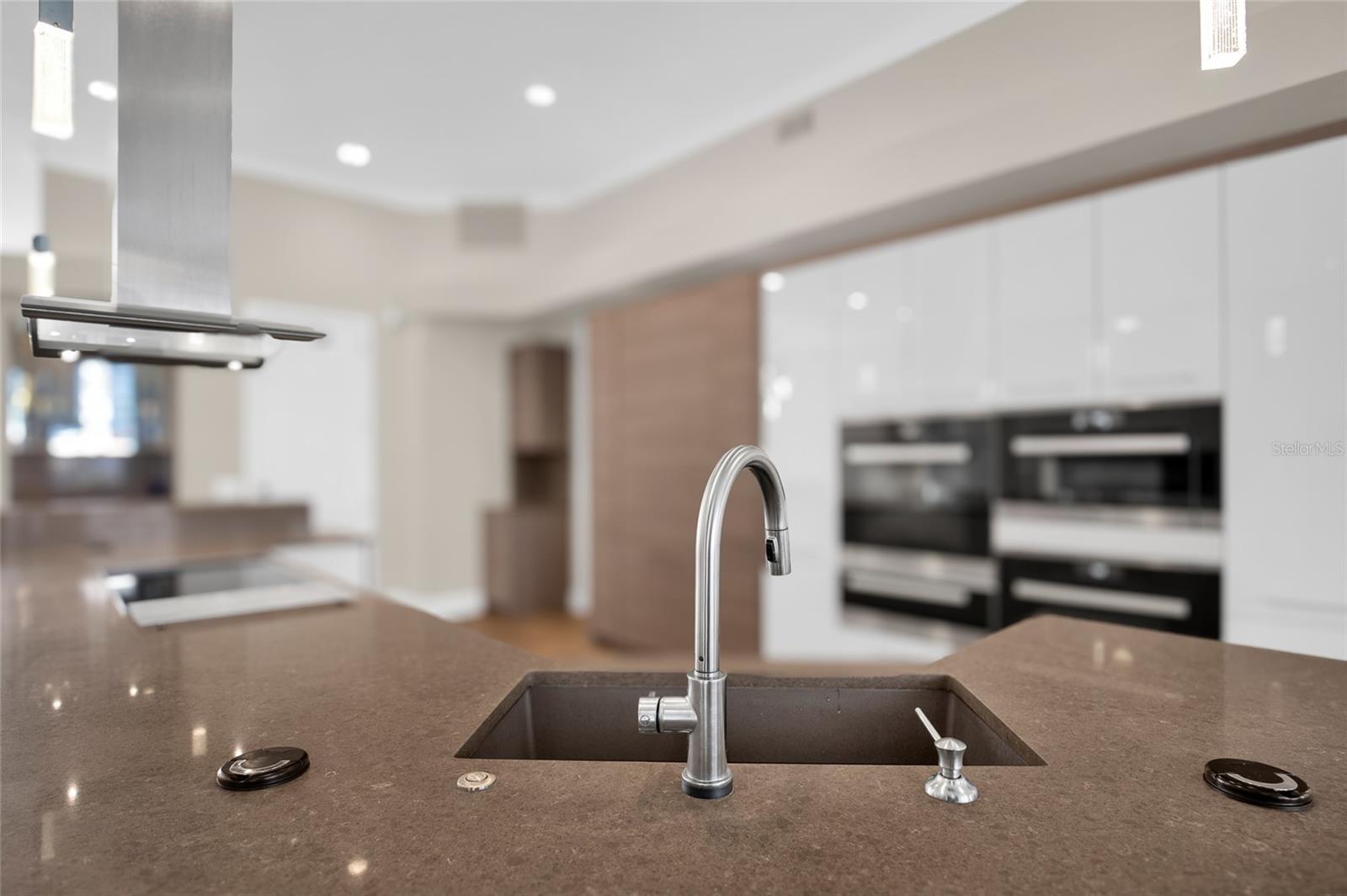 VENEZIA UNIT 04 - Residential