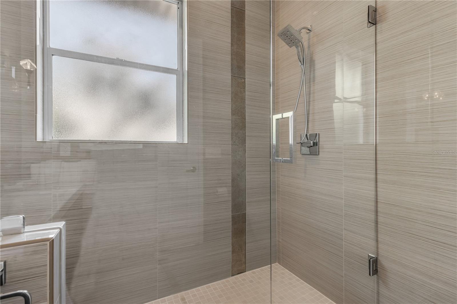 VENEZIA UNIT 04 - Residential