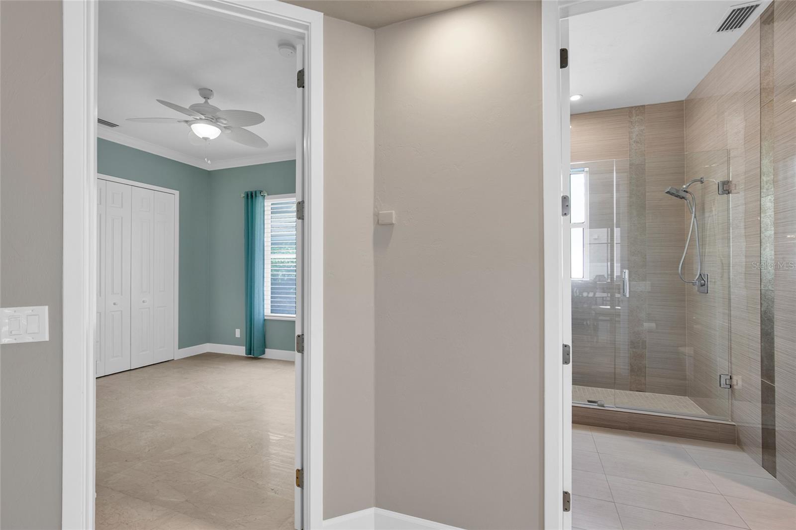 VENEZIA UNIT 04 - Residential