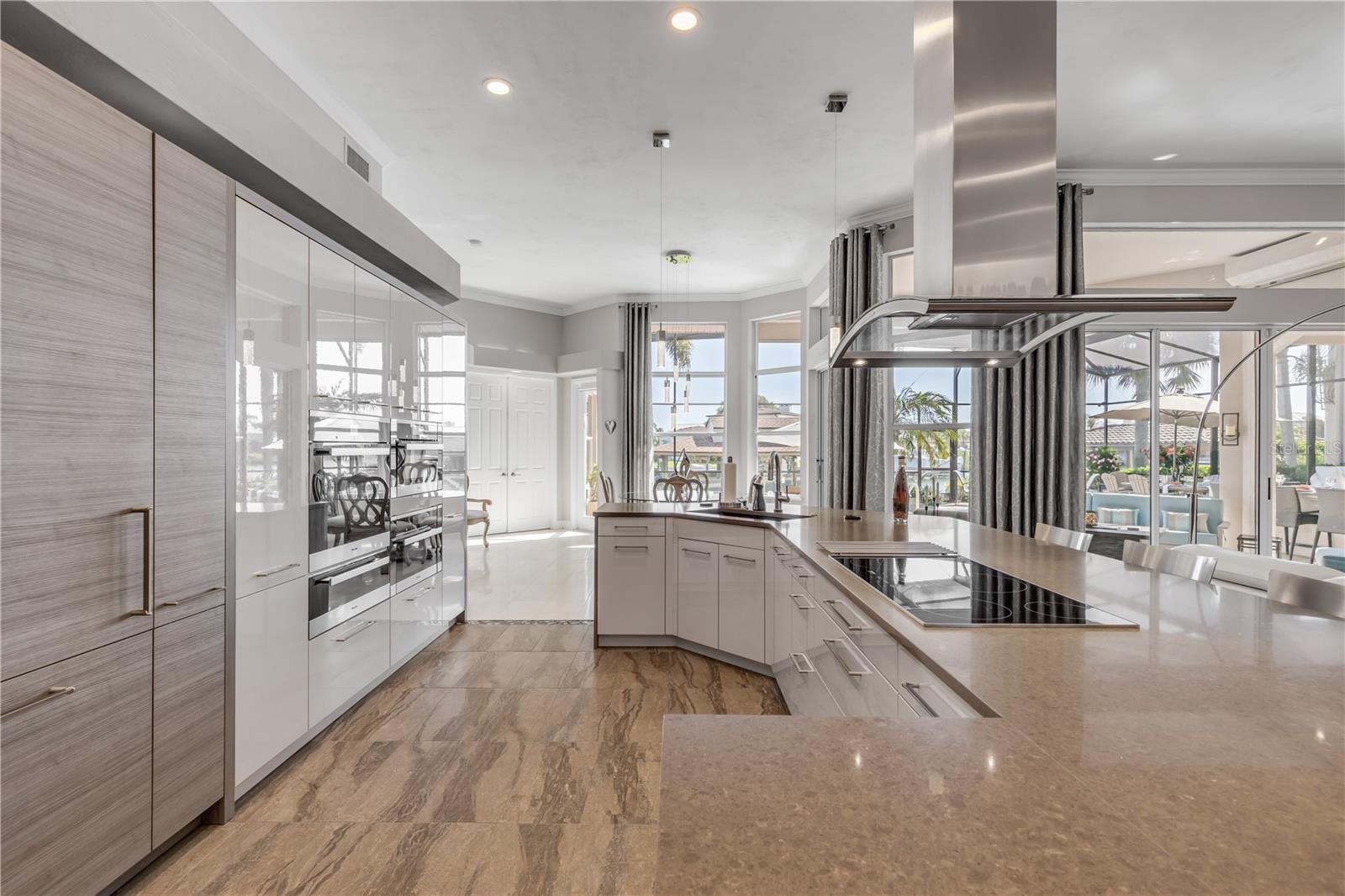 VENEZIA UNIT 04 - Residential