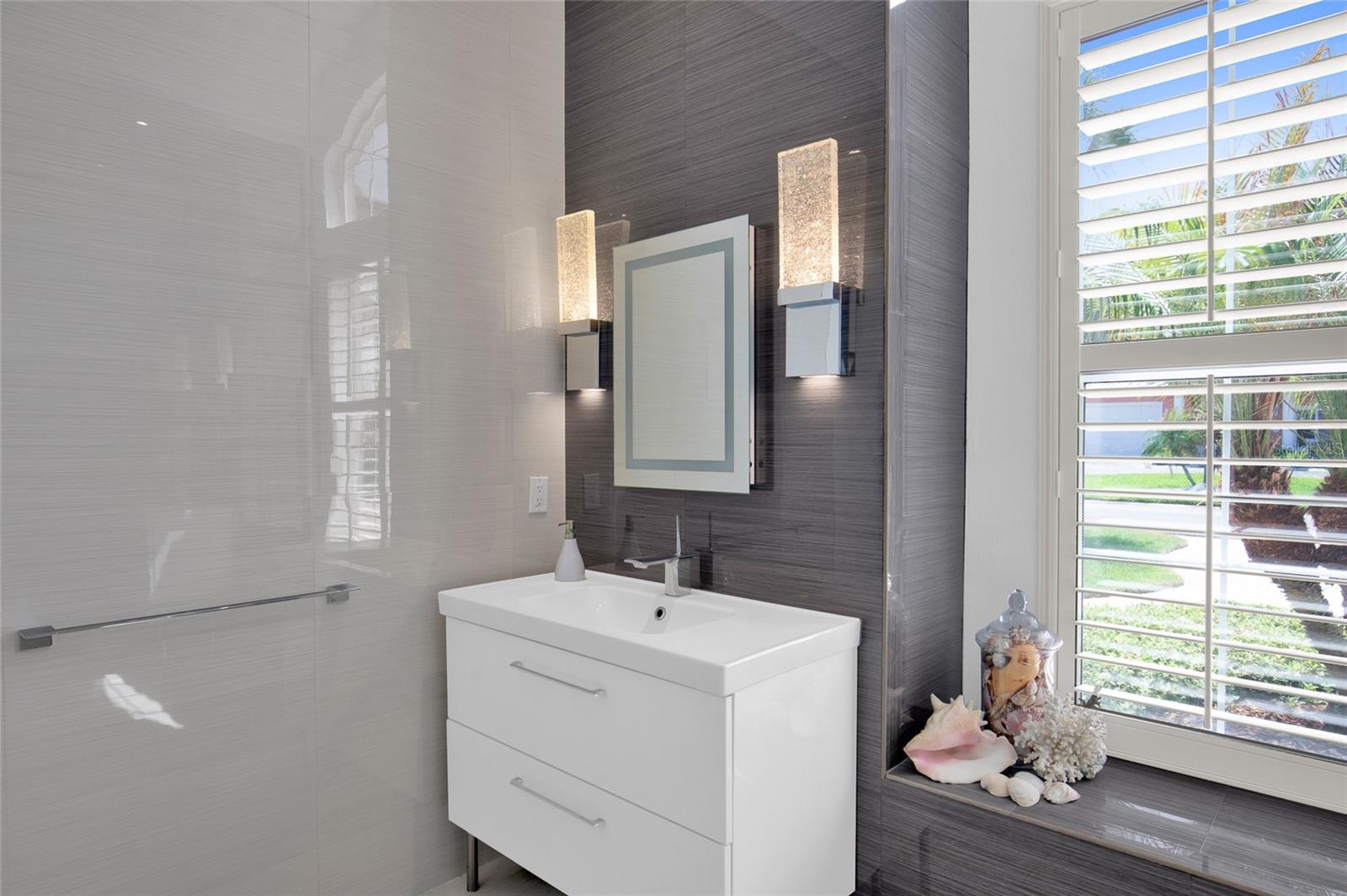 VENEZIA UNIT 04 - Residential